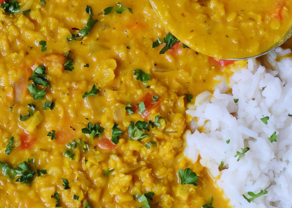 Vegan Dahl  🌿(+ Knoflook Naan)